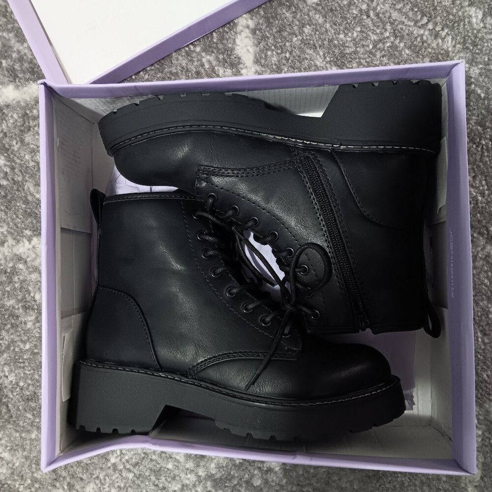 Brand new in box madden girl faux leather combat boots black 6.5